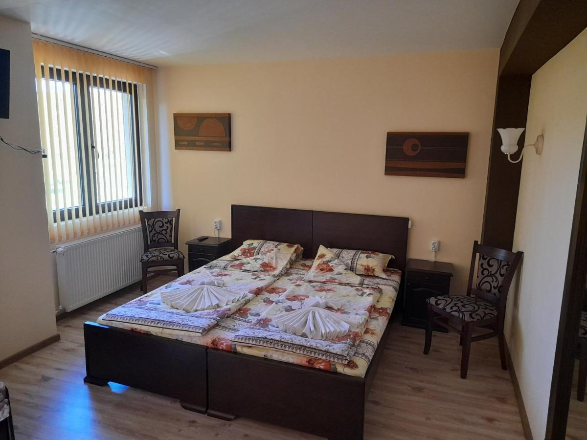Guest House-Restaurant St. George / Къща За Гости-Ресторант Свети Георги Gabrovo Bagian luar foto