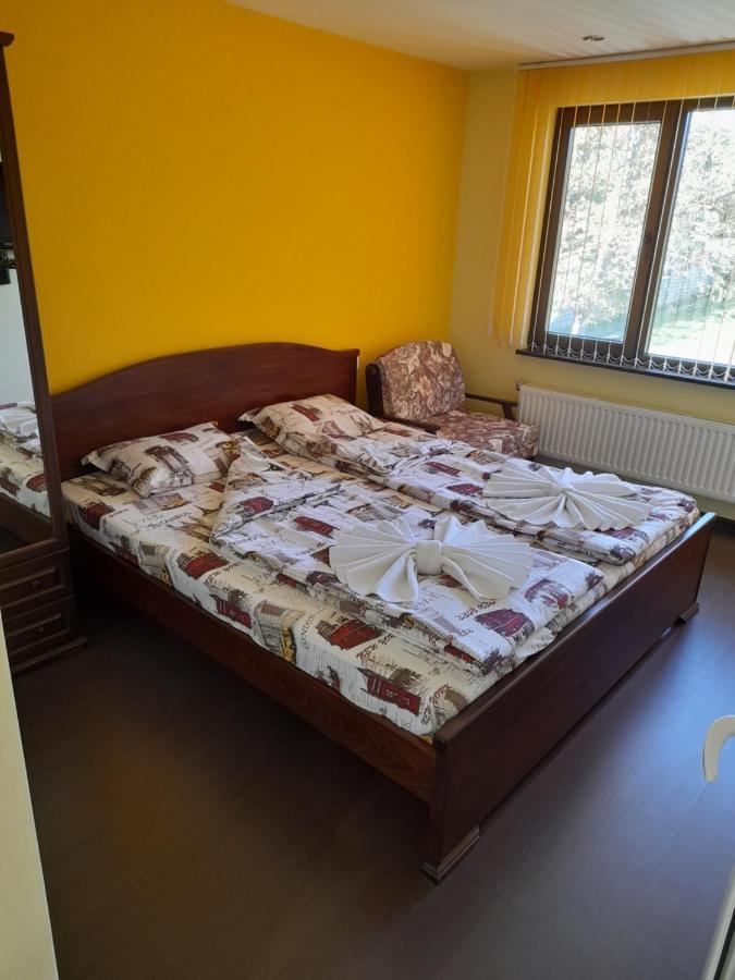Guest House-Restaurant St. George / Къща За Гости-Ресторант Свети Георги Gabrovo Bagian luar foto