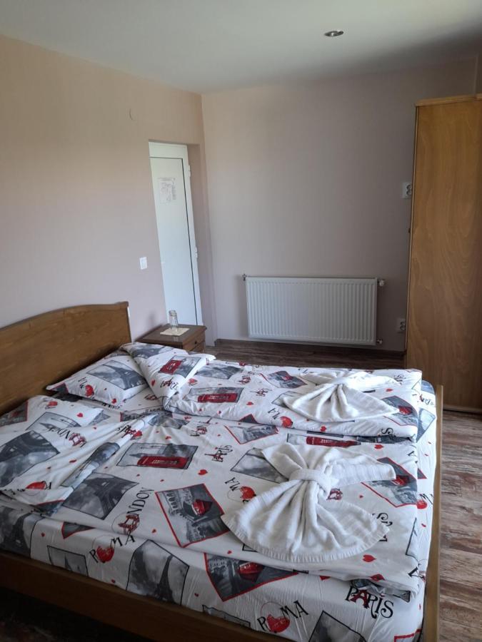 Guest House-Restaurant St. George / Къща За Гости-Ресторант Свети Георги Gabrovo Bagian luar foto