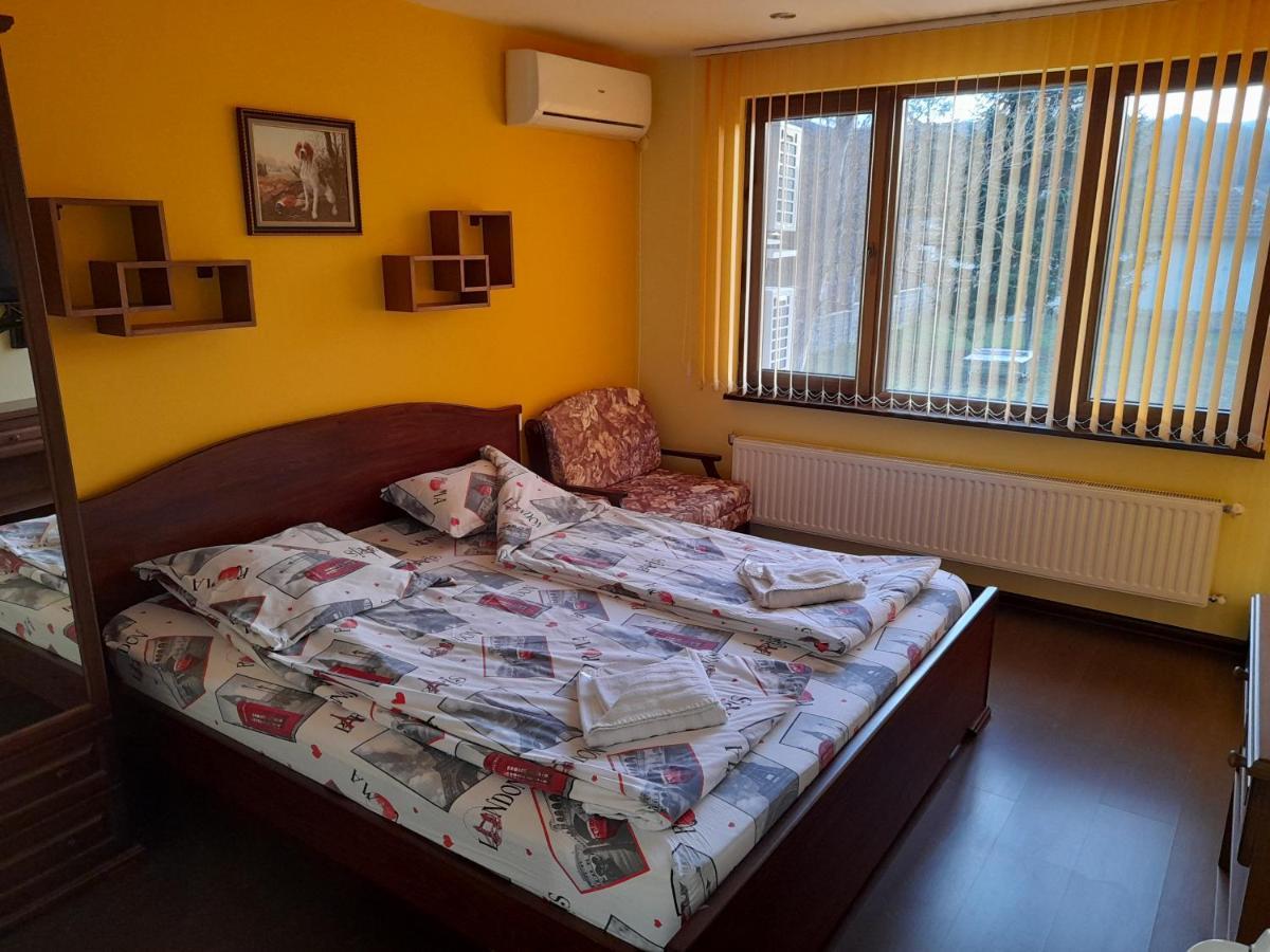 Guest House-Restaurant St. George / Къща За Гости-Ресторант Свети Георги Gabrovo Bagian luar foto