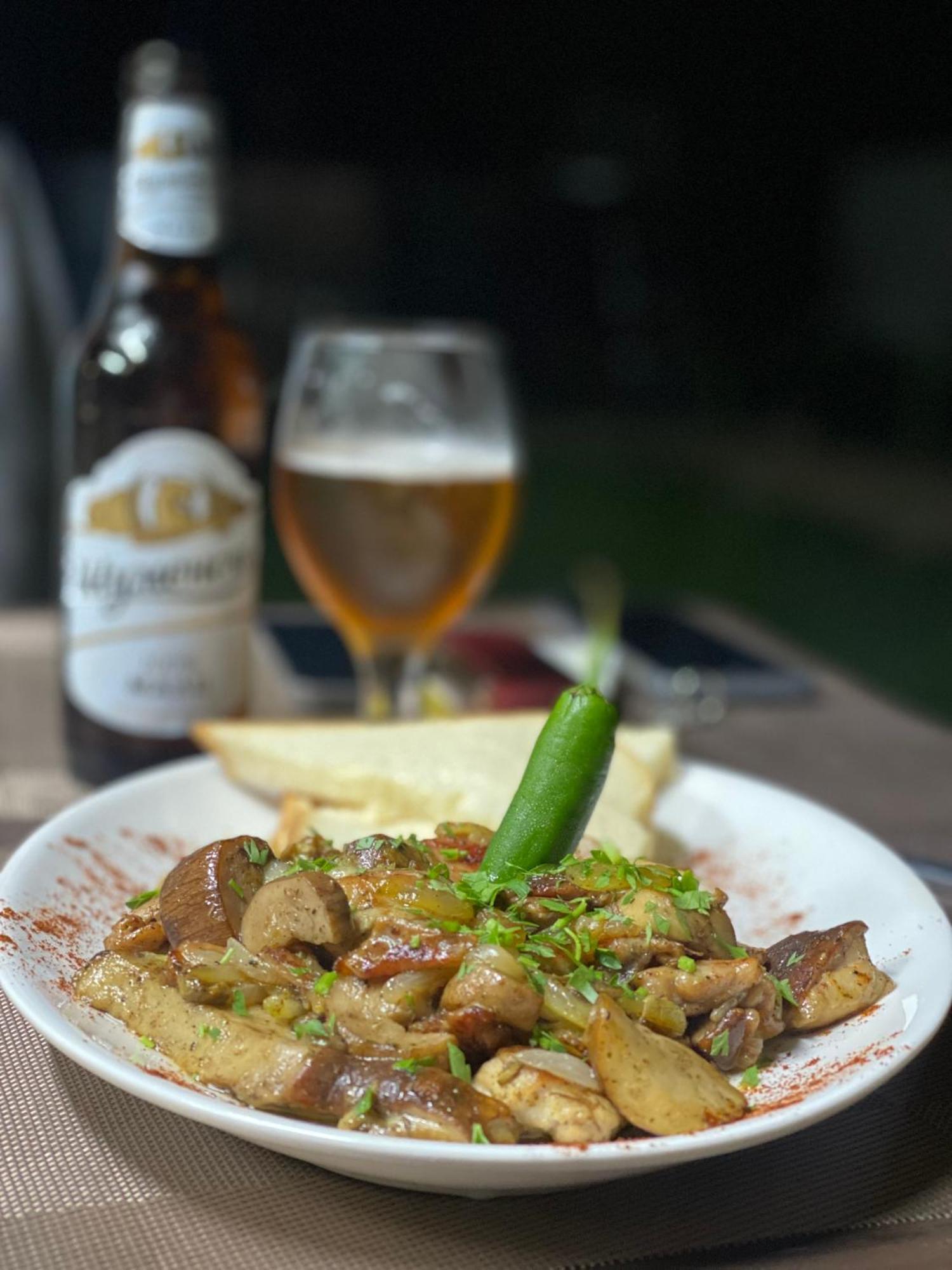 Guest House-Restaurant St. George / Къща За Гости-Ресторант Свети Георги Gabrovo Bagian luar foto