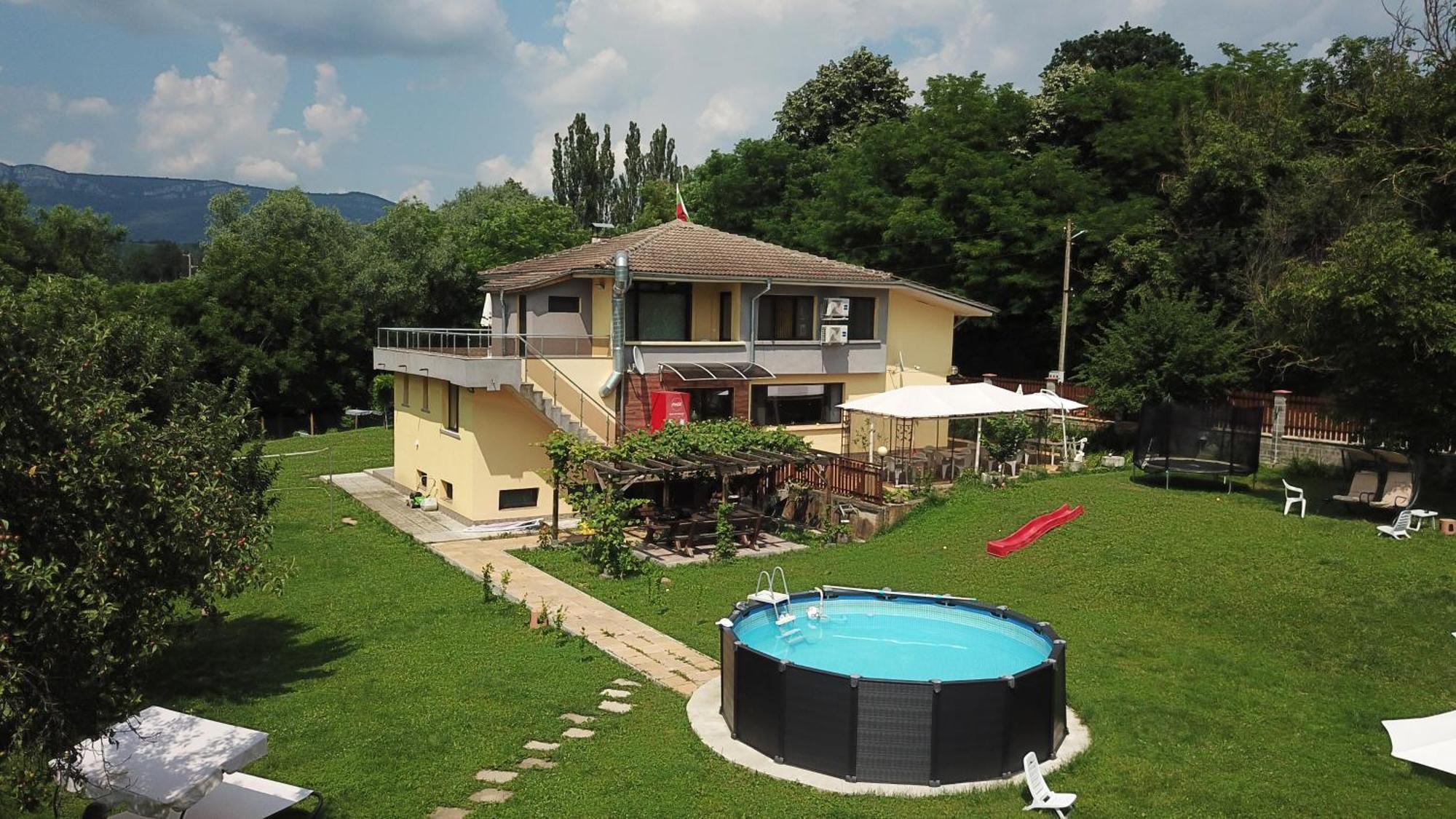 Guest House-Restaurant St. George / Къща За Гости-Ресторант Свети Георги Gabrovo Bagian luar foto