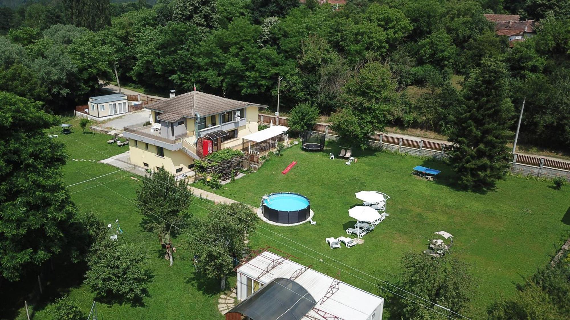 Guest House-Restaurant St. George / Къща За Гости-Ресторант Свети Георги Gabrovo Bagian luar foto
